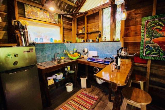 Holiday home A Treehouse The Frog Romantic Setting & Pool