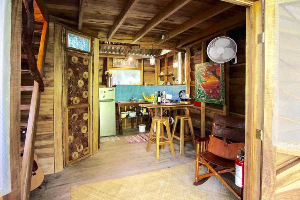 A Treehouse The Frog Romantic Setting & Pool Puerto Viejo de Talamanca